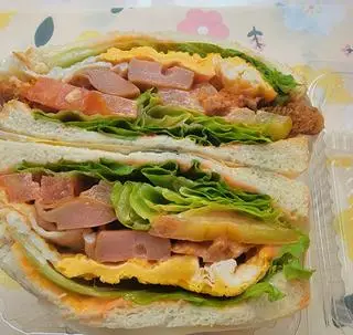 Hình ảnh Sandwich trứng - xúc xích