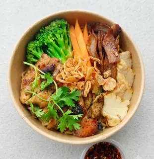 Hình ảnh ( Sốt Chua Cay ) Mì Trộn Gà Nướng Thập Tam Vị 