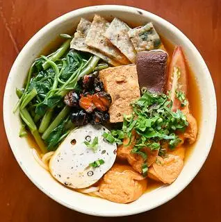Hình ảnh Canh bún đặc sản ốc chả cá