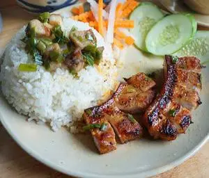 Hình ảnh Cơm tấm ba rọi nướng