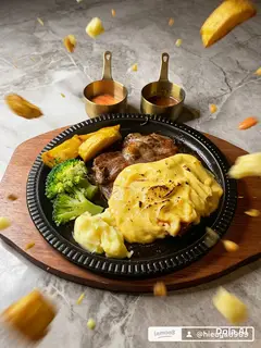 Hình ảnh Bò Lên Nóc