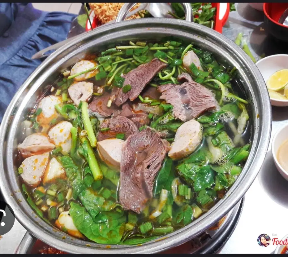 Hình ảnh Lẩu bò  thịt nạm+ gân +bắp bò+bò viên nhỏ 