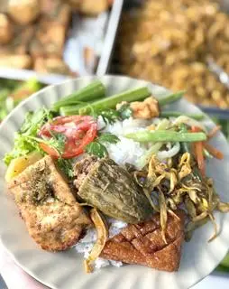 Hình ảnh Cơm chay thập cẩm + canh
