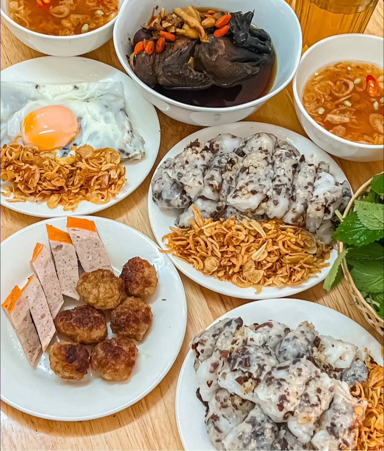 Hình ảnh bánh cuốn chả thịt nướng viên