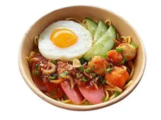 Hình ảnh Mì Trộn xúc xích, tôm cá bò viên, opla