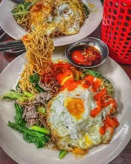 Hình ảnh Mì Xào Bò Trứng