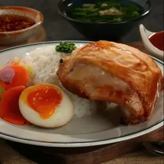 Hình ảnh Cơm Gà nướng da giòn