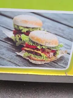 Hình ảnh hamburgheb bò và gà