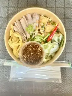 Hình ảnh Bún nước tương thịt heo nạc sợi - đậu hũ - trứng sợi