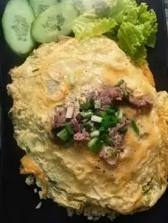 Hình ảnh Cơm chiên trứng phủ bò