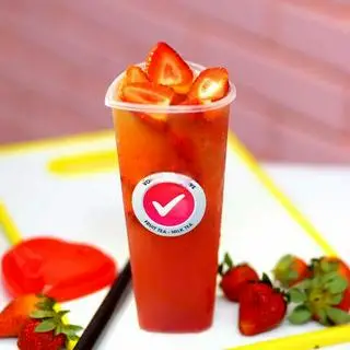 Hình ảnh Trà dâu đỏ lắc