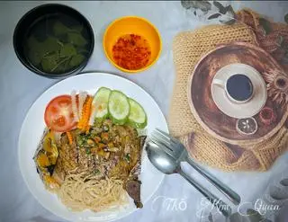 Hình ảnh Cơm sườn + bì + chả