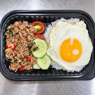 Hình ảnh Cơm pad kra pao - cơm thịt băm xào kiểu Thái