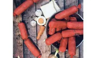 Hình ảnh xúc xích đỏ 1 cái