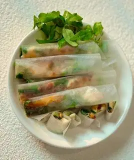 Hình ảnh Bánh tráng cuốn muối