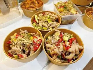 Hình ảnh Chân gà sả tắc