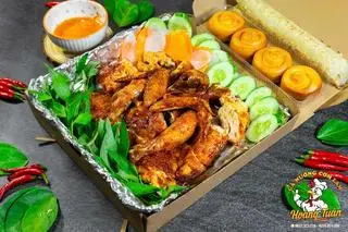 Hình ảnh 1 Gà Quay Sốt Mật Ong + 1 Ống Cơm Lam + 4 Bánh Bao