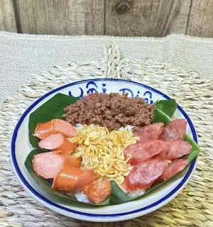 Hình ảnh Xôi Pate - Xúc xích - Lạp xưởng