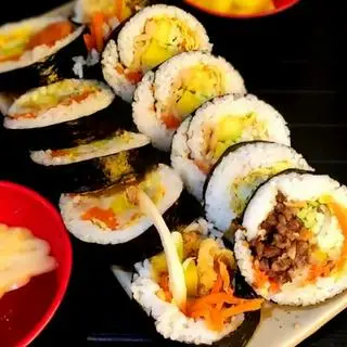 Hình ảnh Kimbap bò bulgogi