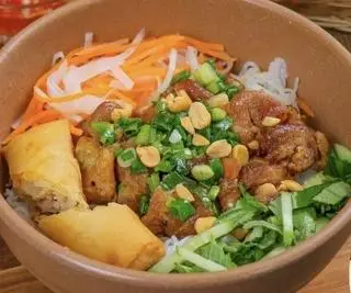 Hình ảnh Bún Thịt Nướng Chả Giò