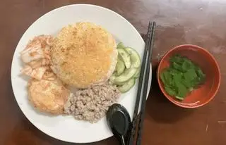 Hình ảnh Cơm niêu thịt băm - trứng chiên