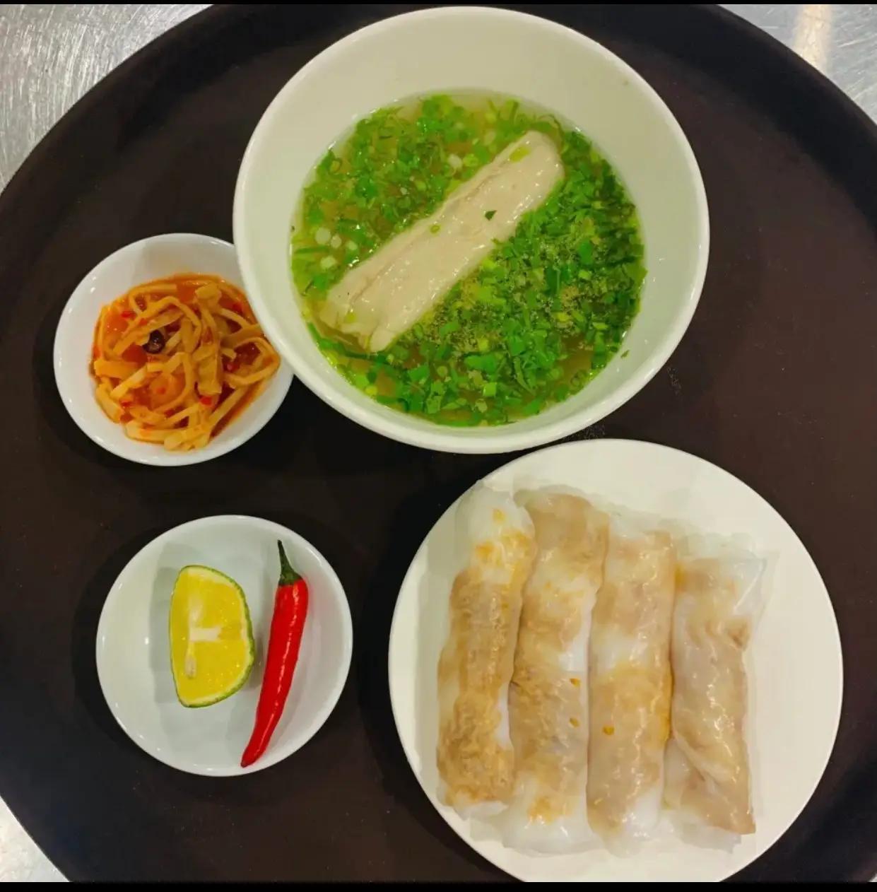 Hình ảnh Suất 4 bánh nhân thịt + 1 Giò