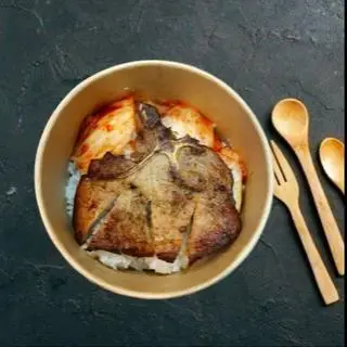 Hình ảnh Cơm Sườn Tẩm Tiêu Đen