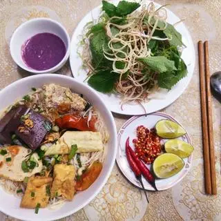 Hình ảnh Bún riêu cua mọc chả 2 loại siêu sale buổi trưa