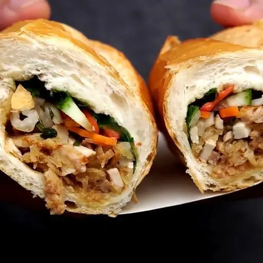 Hình ảnh Bánh mì xíu mại ốp la