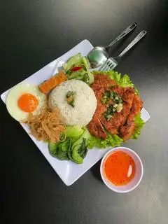 Hình ảnh Cơm Tấm Sườn Đầy Đủ
