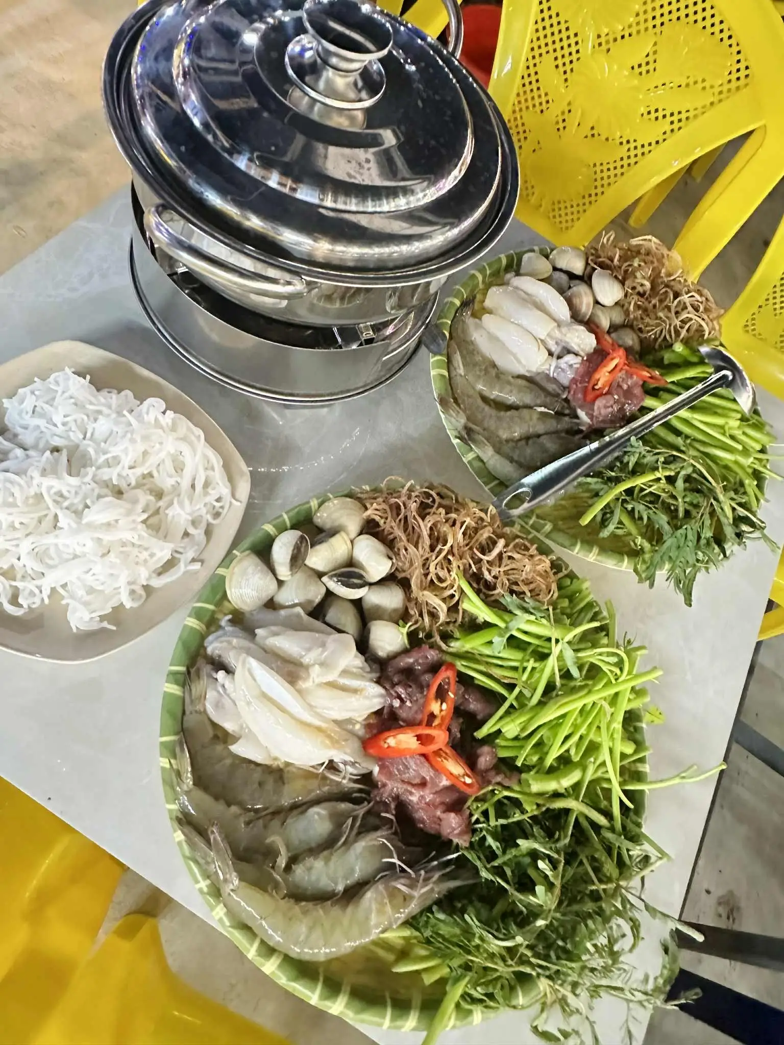 Hình ảnh Lẩu Thái Hải Sản Vừa (3-4 Người)