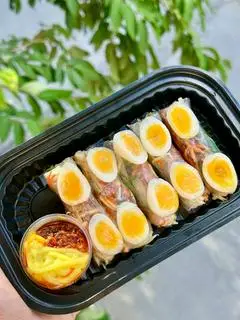 Hình ảnh Bánh tráng cuốn bơ lớn