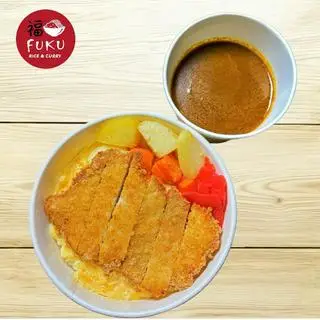 Hình ảnh Cơm Cà Ri Thịt Heo & Trứng Omelette
