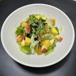 Hình ảnh Salad Táo Bơ sáp.
