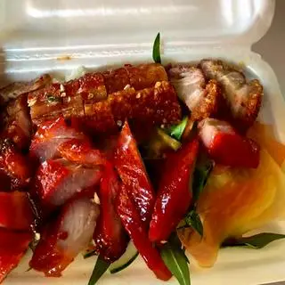 Hình ảnh Cơm đặc biệt heo quay xá xíu