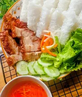 Hình ảnh Bánh Hỏi Heo Quay