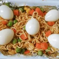 Hình ảnh mì trộn trứng cút.rau củ quả