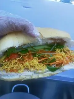 Hình ảnh bánh mì chả lụa +chà bông 