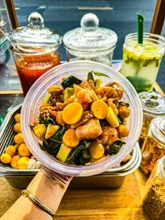 Hình ảnh Chân gà trứng non M