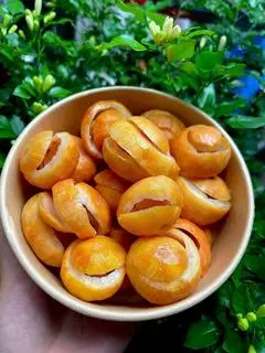 Hình ảnh Sấu Chín lắc muối chua ngọt 