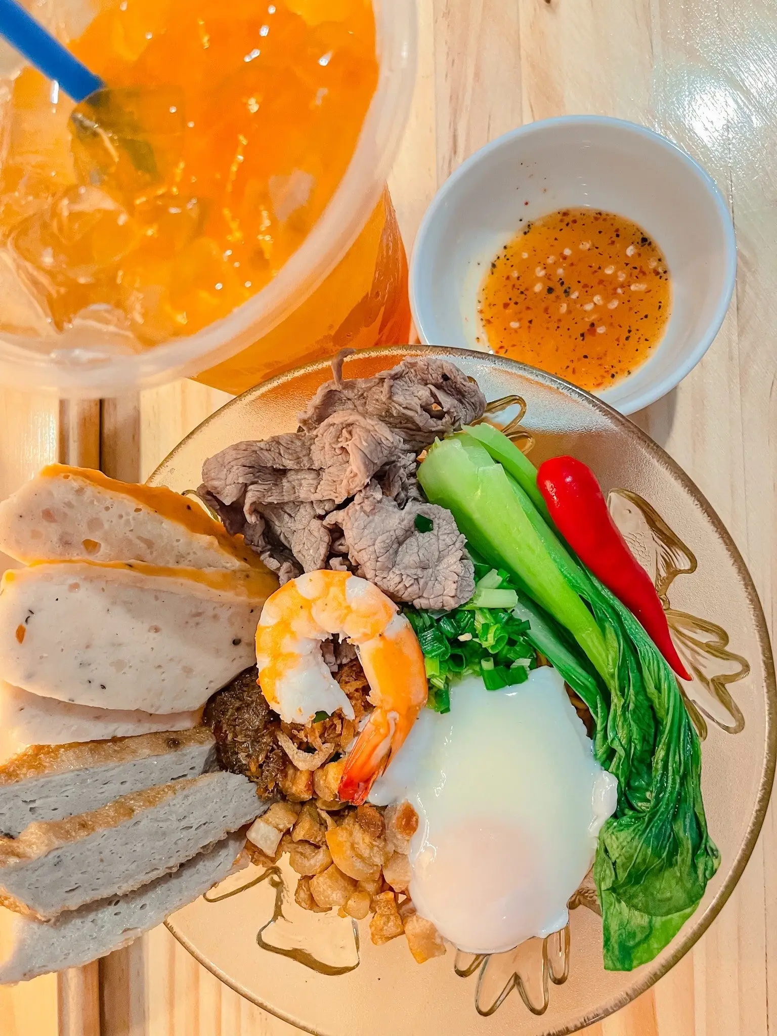Hình ảnh MÌ TRỘN TRỨNG LÒNG ĐÀO CHẢ CÁ + TÔM
