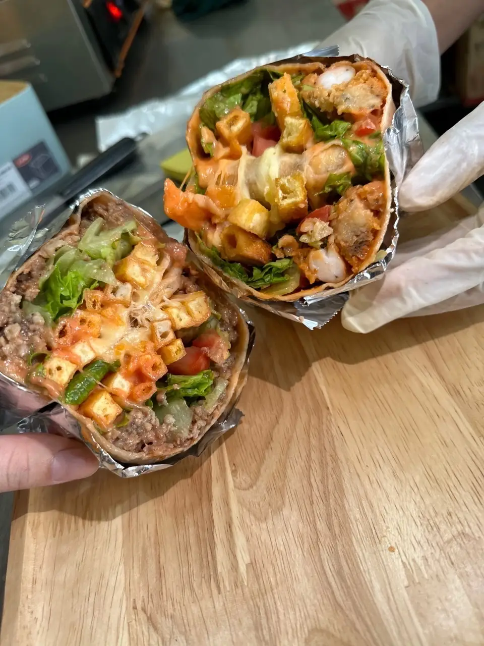 Hình ảnh Tacos gà thảo mộc áp chảo