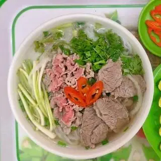 Hình ảnh Phở bò tái chín