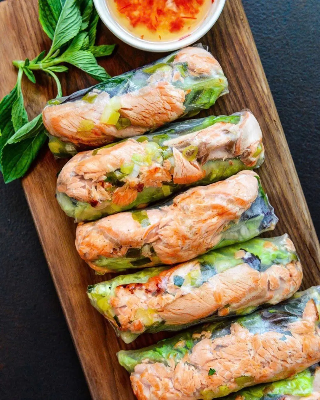 Hình ảnh Cuốn Cá Hồi Áp Chảo (3cuốn)