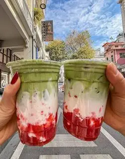 Hình ảnh matchalatte dâu