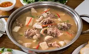 Hình ảnh lẩu vịt om sấu ( tặng lạc rang hoặc lạc luộc theo mùa)