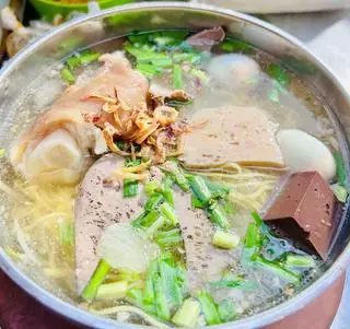 Hình ảnh Bánh canh đầy đủ