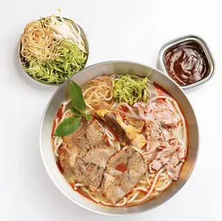 Hình ảnh Bún bò tái nạm