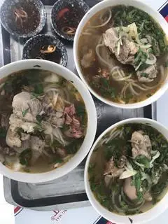 Hình ảnh Bún bò tái nạm gân