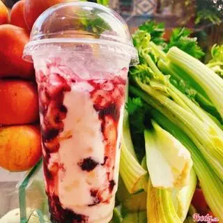 Hình ảnh Sữa chua mix VIỆT QUẤT ly lớn